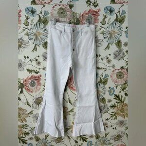 Pink Lily Chelsie White Jeans | Size 11 | Bell Bottoms